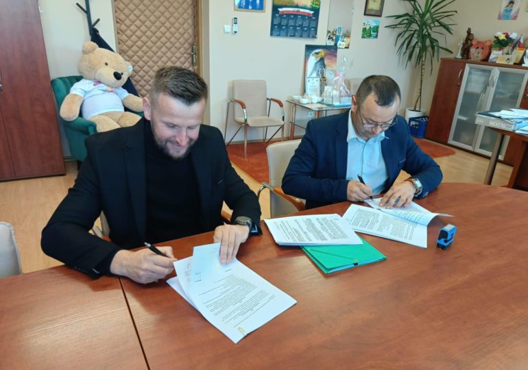 Drodzy Mieszkańcy!  Rusza kolejna, jedna z najważniejszych inwestycji w Gminie Gawłuszowice, skierowana do najmłodszych mieszkańców i ich rodziców.